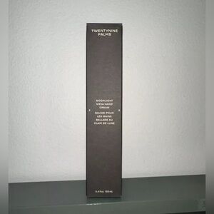 Twentynine Palms Moonlight
Mesa Hand Cream 3.4 fl oz
100mL‎ Vegan Certified USA